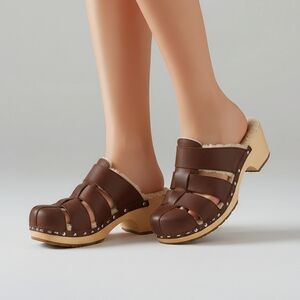 UGG leather clog/sandal